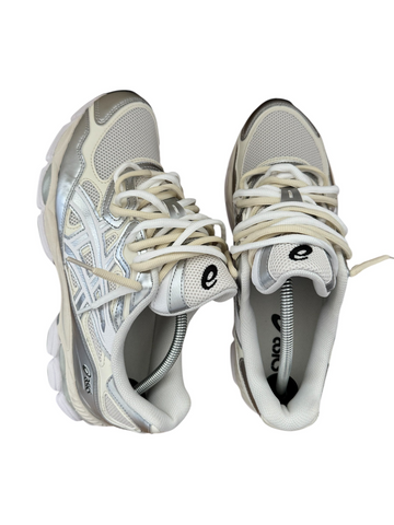 ASICS GEL NYC - PLATA PURA (LANZAMIENTO)