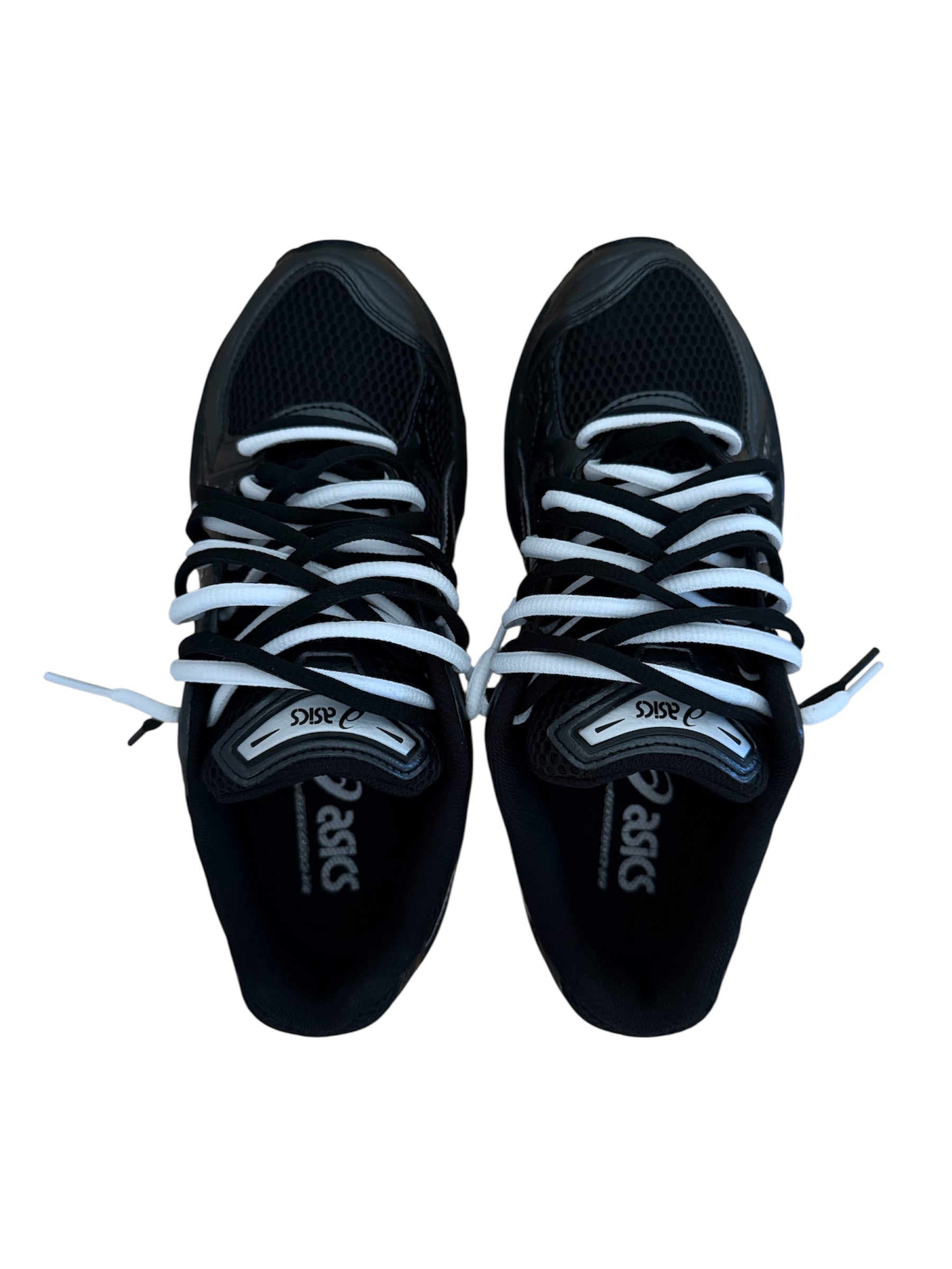 ASICS GEL KAYANO - NEGRO/BLANCO (LANZAMIENTO)