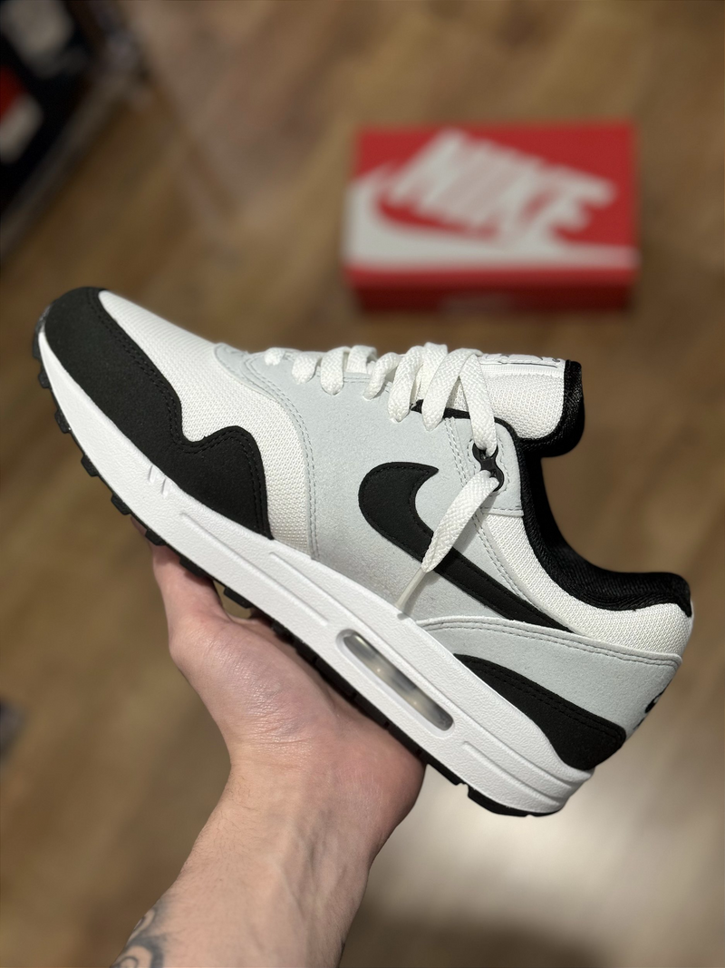 NK Air Max 1 Unisex (Blanco/Negro)