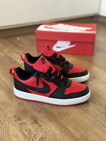 NK Court Borough Unisex (rojo/negro)