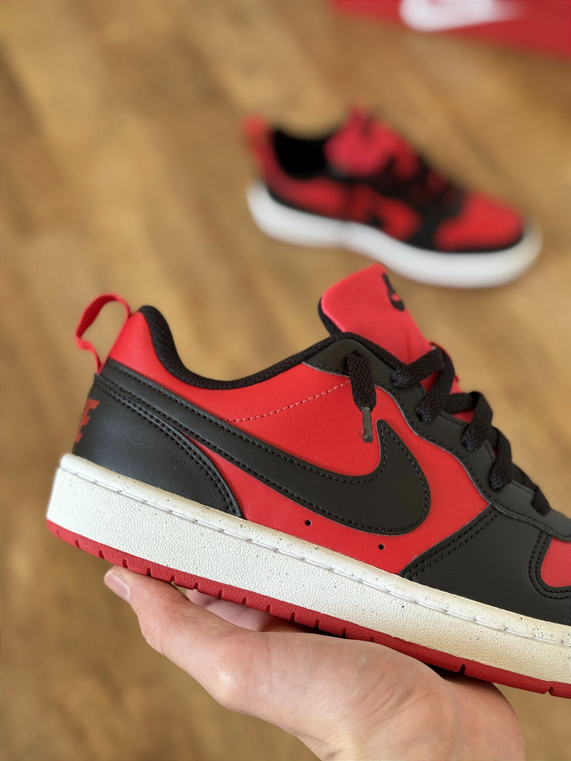 NK Court Borough Unisex (rojo/negro)