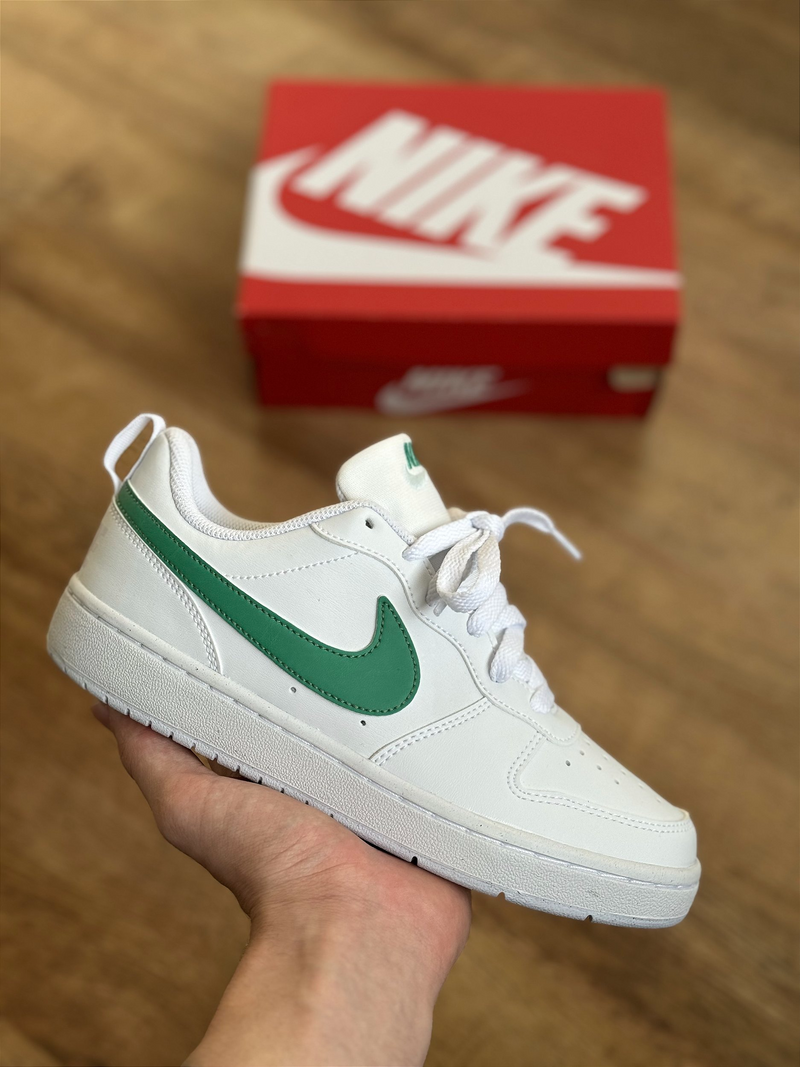 NK Court Borough Unisex (blanco/verde)